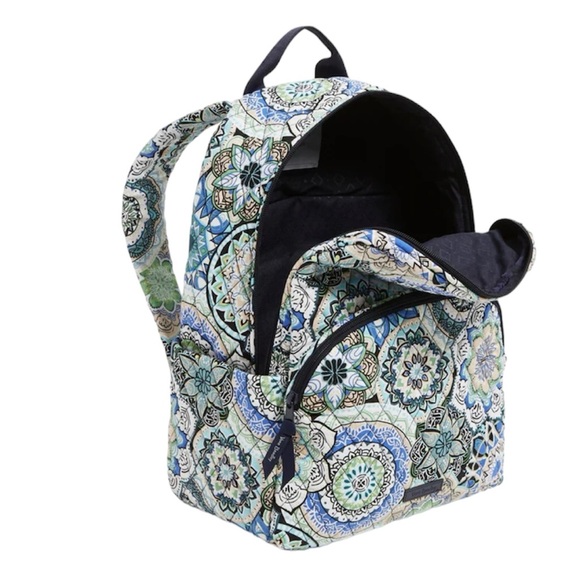 Vera Bradley Essential Backpack NWT - Picture 1 of 15